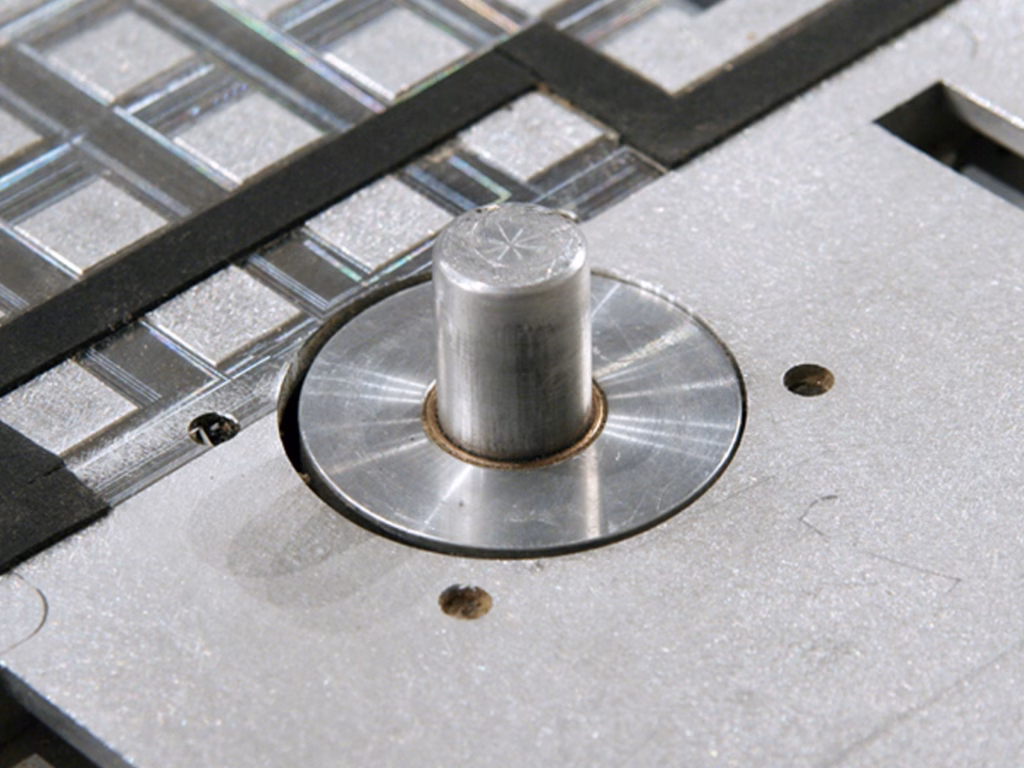 Pop-up Alignment Pins